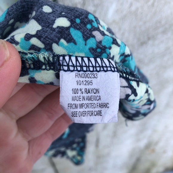 Kirra | blue flowered spaghetti strap tank top - Picture 4 of 4